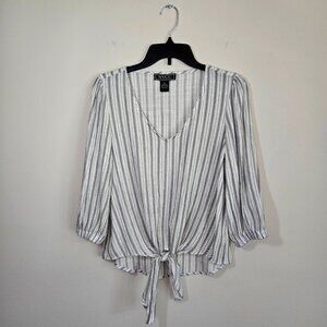 NYCC New York Clothing Co Lightweight Quarter Sleeves Knot Front Top Medium